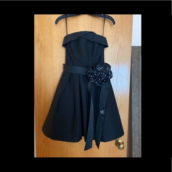 White House Black Market Black Dress - Picture 1 of 2